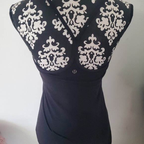 Lululemon Black Power Y Tank Size 8/10 - Picture 5 of 11
